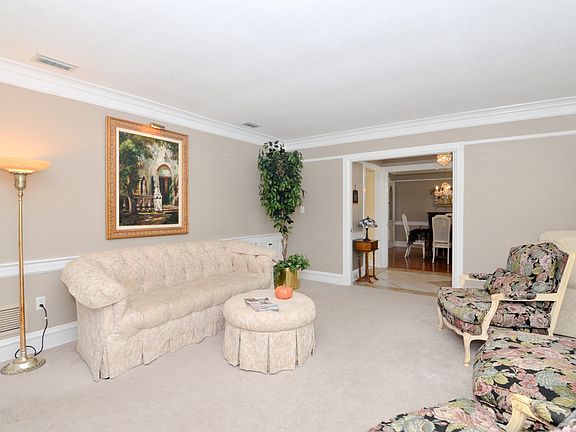 4th image of 2146 Alameda St
