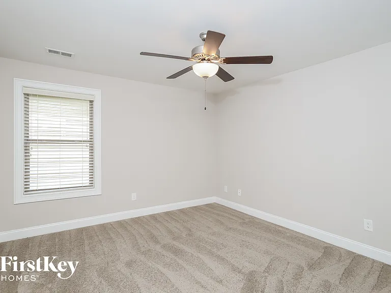 101 Village Park Dr — Photo 12