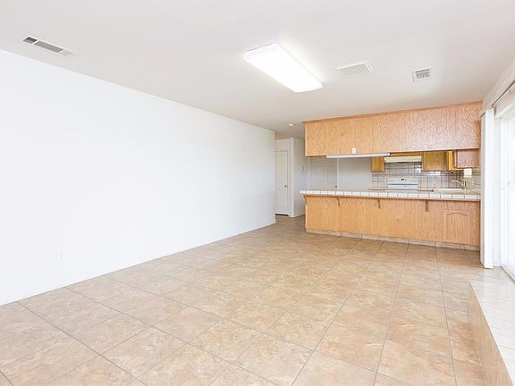 5th image of 29676 Avenue 16