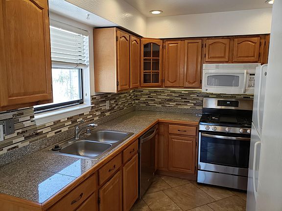 4th image of 1800 Father Sky St NE #D