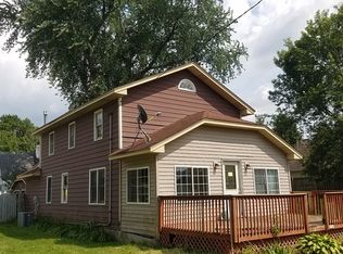 6N191 Riverside Dr, St Charles, IL 60174