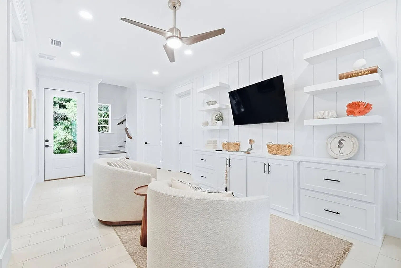 4 bed, 3.0 bath, 3401 sqft, $8,013 — Photo 1
