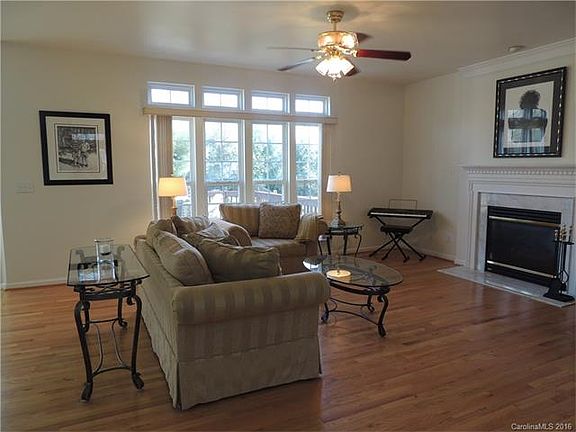 4th image of 15889 Wayland Dr