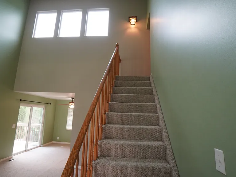 1219 Ash Dr — Photo 3