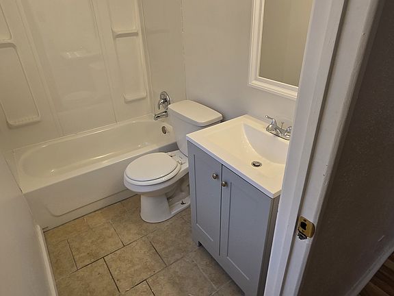 5th image of 10201 Cedarhurst Dr