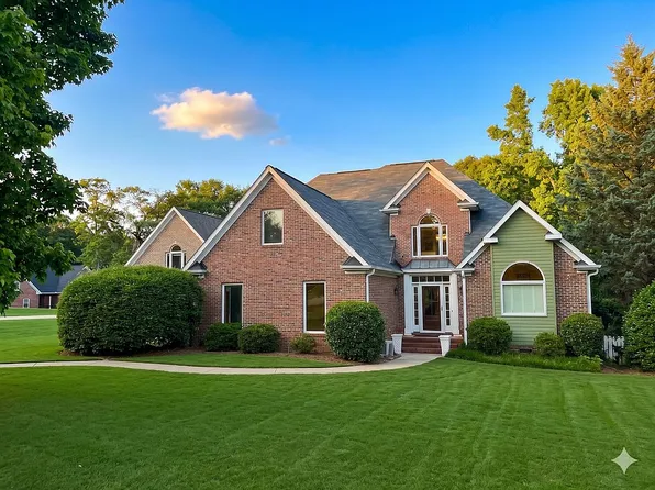 100 Bennetts Crossing Ct, Greer, SC 29651