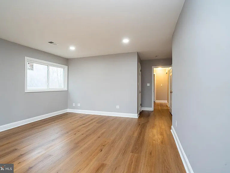 127 Kendall Rd — Photo 24