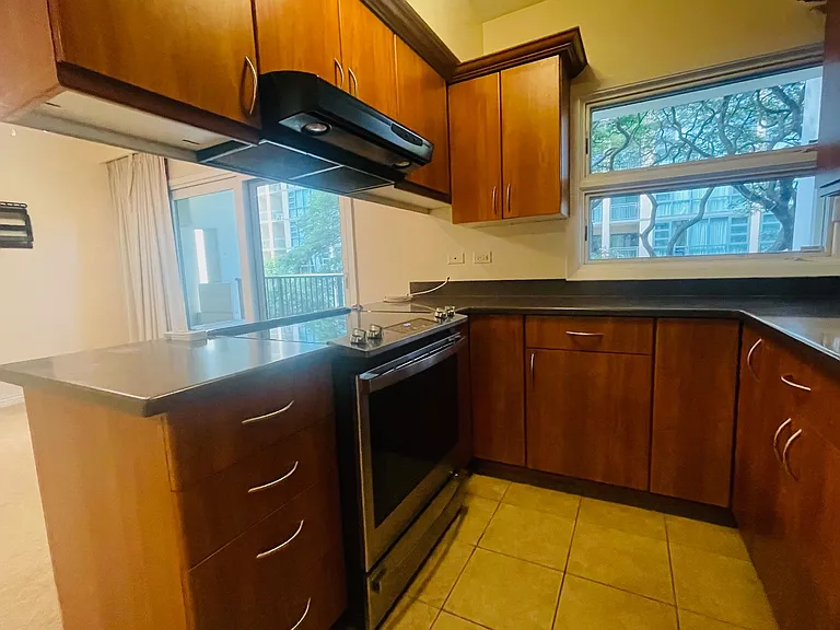21 Craigside Pl #4C — Photo 12