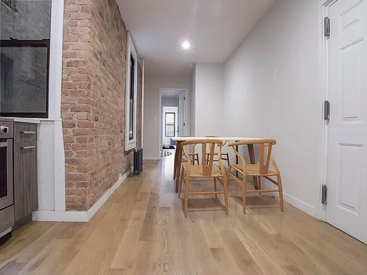 Rented by LDMI Realty Group LLC | media 36