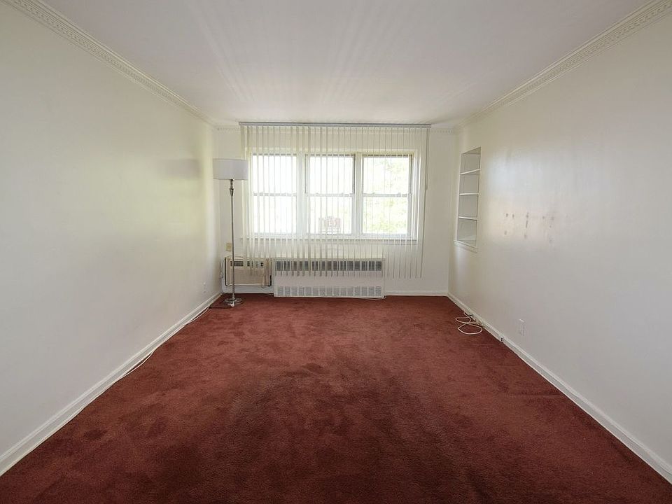 1st image of 61-20 186th St #2
