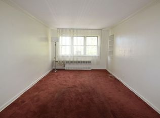 61-20 186th St #2, Fresh Meadows, NY 11365