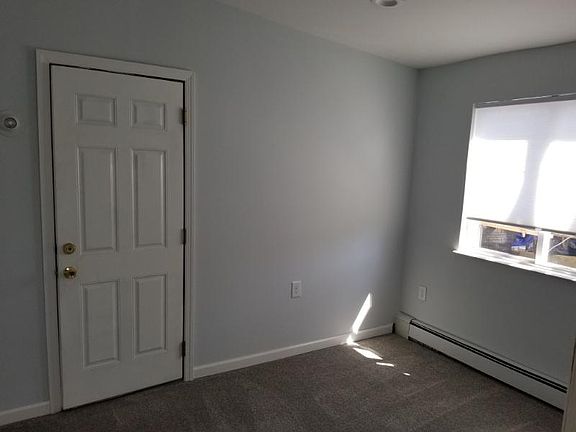 5th image of 19 W Lake Dr