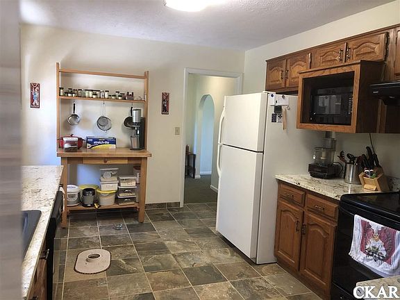 5th image of 2385 Goggin Ln