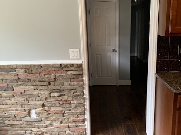 3rd image of 4303 Butterfield Dr