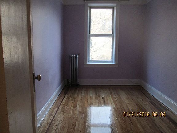4th image of 2448 27th St #1