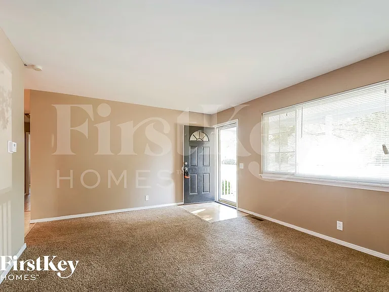 385 Humes Ln — Photo 7