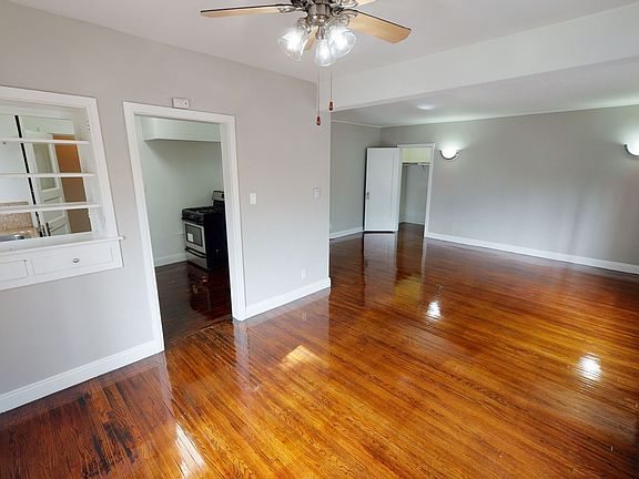 4th image of 863 S Normandie Ave #0