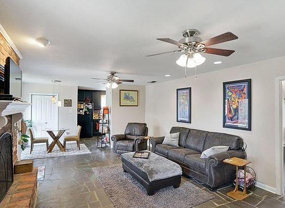 5th image of 4317 Napoli Dr