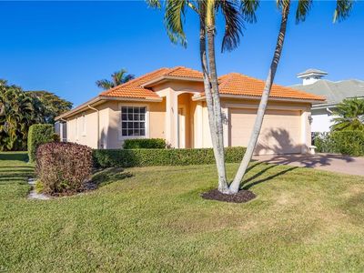 691 92nd AVE N, Naples, FL, 34108