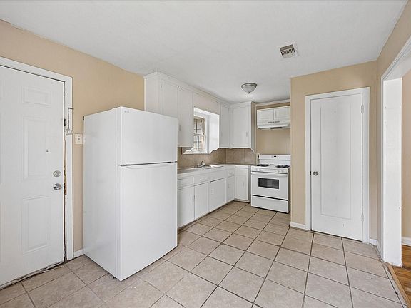 5th image of 8348 Baker Dr