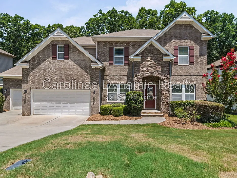 1912 Madeira Cir