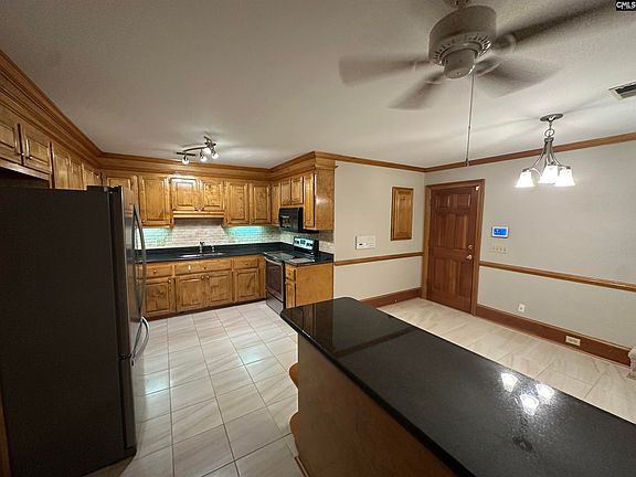 4th image of 112 White Birch Cir