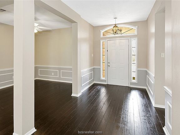 5th image of 2913 Mirrormere Cir