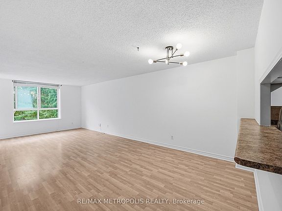 4th image of 1485 Lakeshore Rd E #409