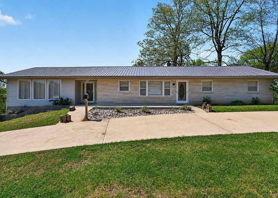 1st image of 463 Franks Ferry Rd