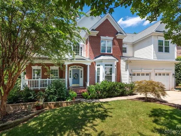 10235 Montrose Dr NW, Charlotte, NC 28269