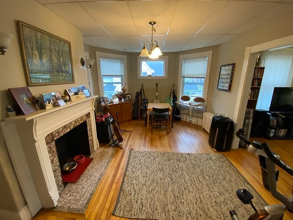 2 bed, $1,800 — Photo 3