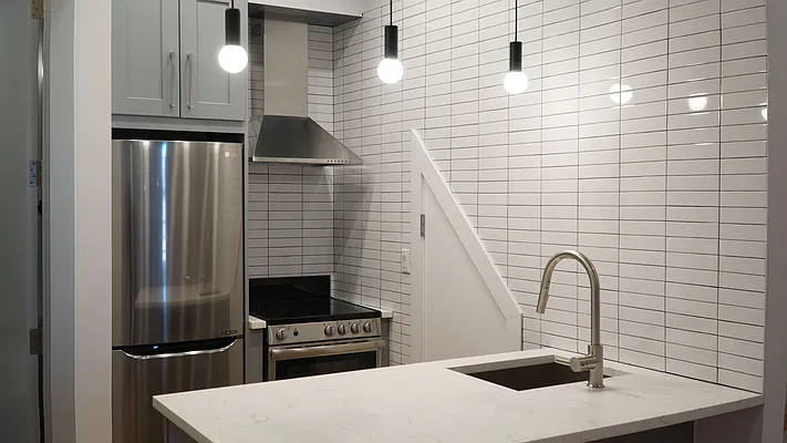 Rented by Bold New York | media 81