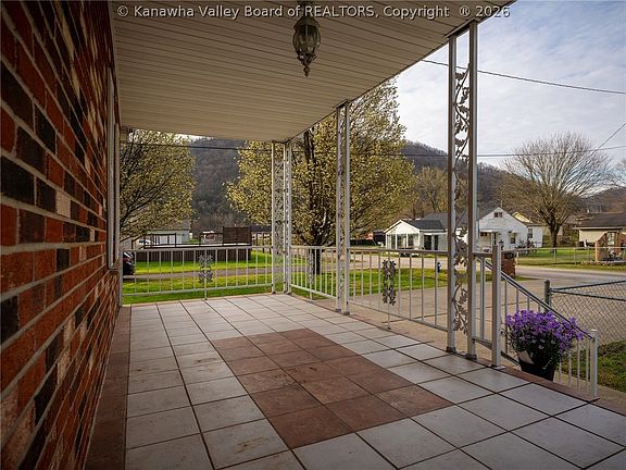 4th image of 118 Maroney Ln