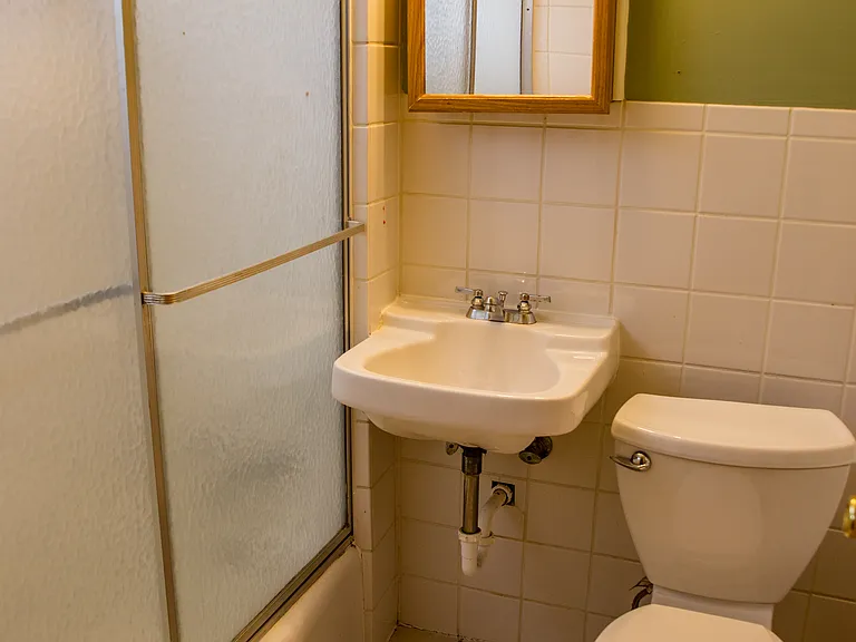 825-27 15th Ave SE #2 — Photo 17