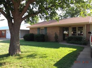 614 NW Avenue I, Hamlin, TX 79520