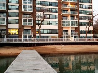 1616 Sheridan Rd, Wilmette, IL 60091