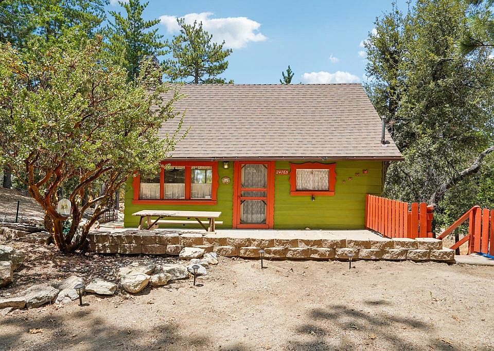 1st image of 24765 Schaffer Dr