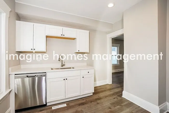 3019 W 11th St #2 — Photo 8