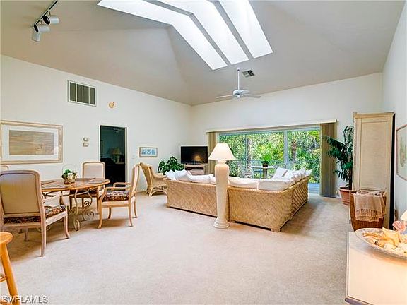 4th image of 2114 Egret Cir