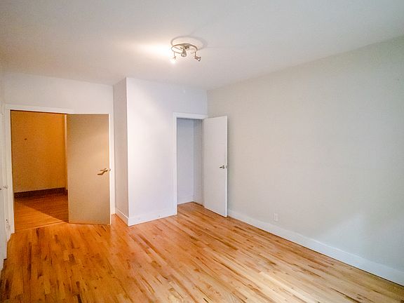 5th image of 15 Crooke Ave #1R