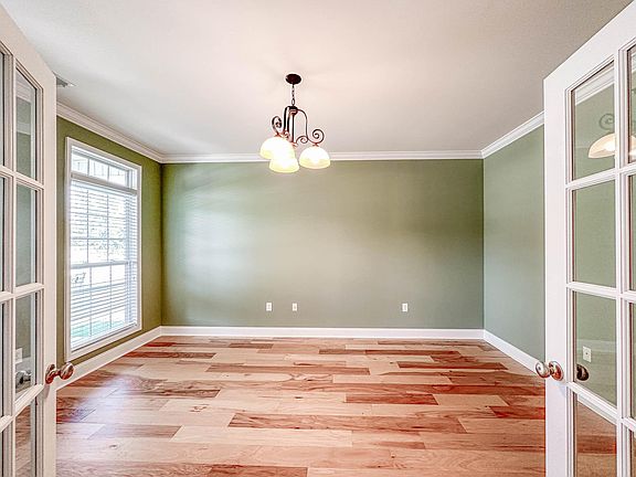 4th image of 2303 Palisades Ct SW