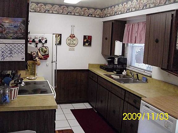 3rd image of 402 Longwood Cir
