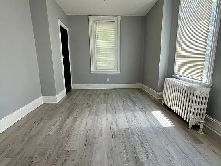 1724 Saint Paul St — Photo 22