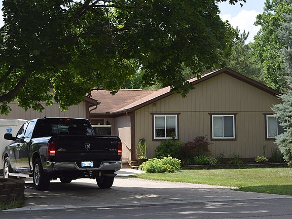 2nd image of 20753 Van Buren St
