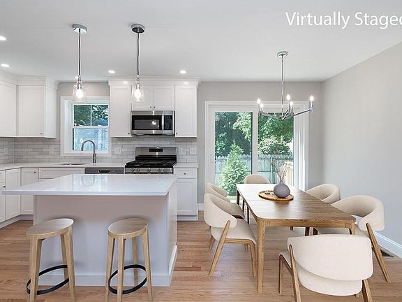 3rd image of 81 Cadora Ave