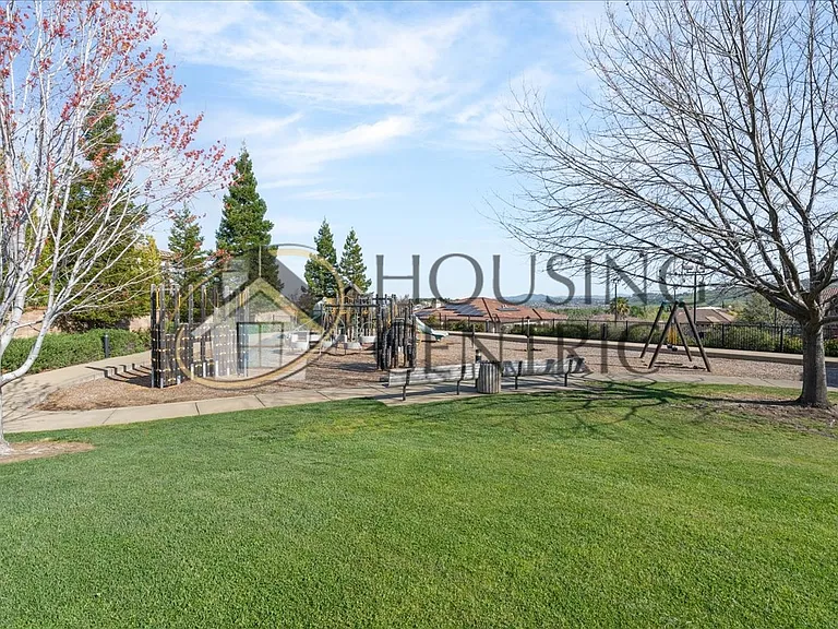 676 Glen Mady Way — Photo 97