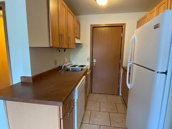 4th image of 22 N Hancock St APT 303