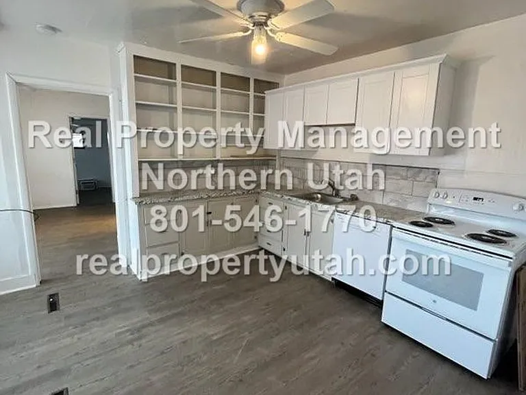 486 15th St — Photo 3