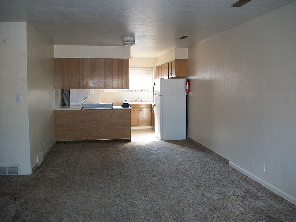 2nd image of 1753 Oxford Dr APT 3