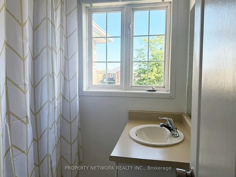 41 Sydenham Wells Ct — Photo 11